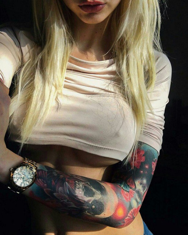 Девушки с татуировками, татуировки